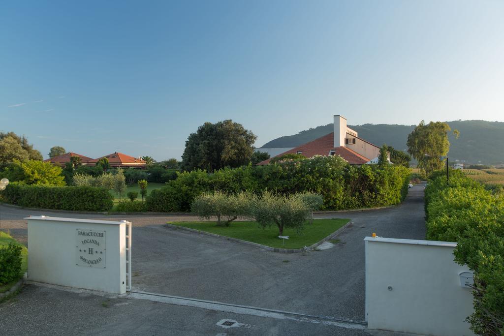 Hotel Locanda Dell'Angelo à Luni Extérieur photo